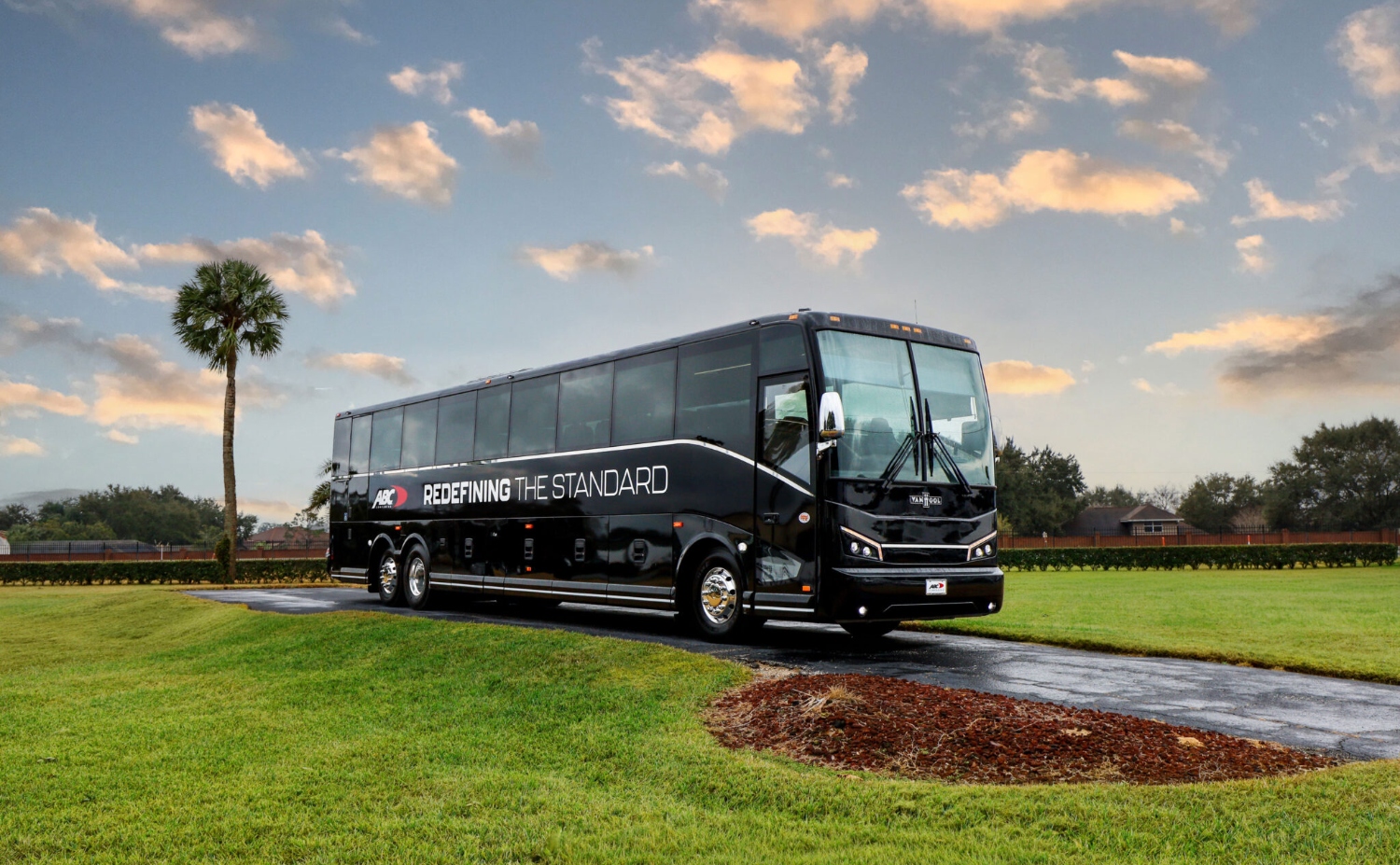 ABC Companies showcases 2026 Van Hool CX45, design lab at UMA